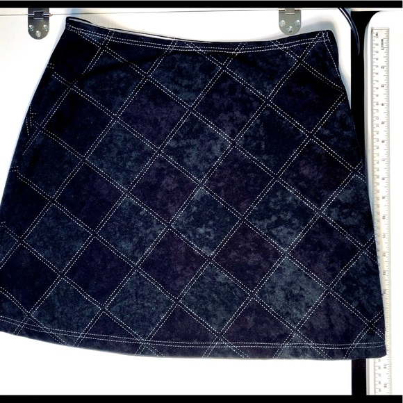 INC black Faux Suede White diagonal stitching plaid design bias cut mini size 6 - Picture 4 of 15